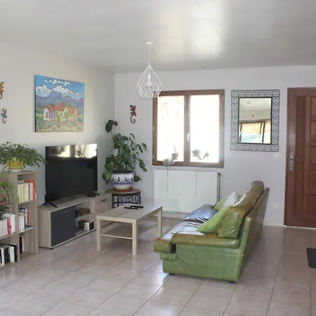 Ferienhaus Maison Au Calme Avec Jardin Et Piscine *