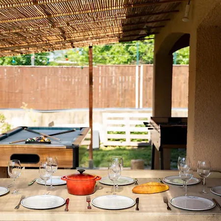 Ferienhaus Maison Au Calme Avec Jardin Et Piscine
