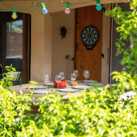 Maison Au Calme Avec Jardin Et Piscine *