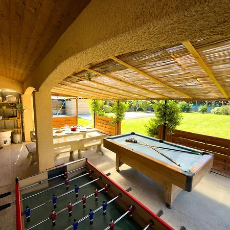 Maison Au Calme Avec Jardin Et Piscine Holiday home Crest
