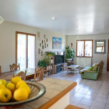 Maison Au Calme Avec Jardin Et Piscine *