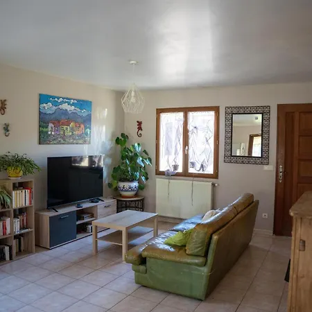 Maison Au Calme Avec Jardin Et Piscine *