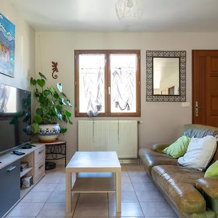 Maison Au Calme Avec Jardin Et Piscine *
